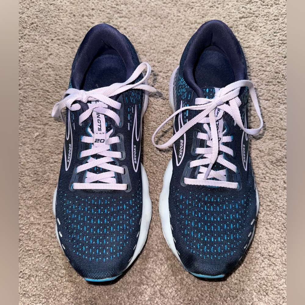 Brooks Women's Running Shoes - Navy and Pink💙